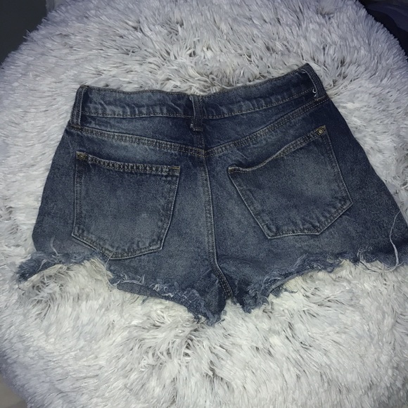 HIGHWAISTED JEAN SHORTS - Picture 3 of 5